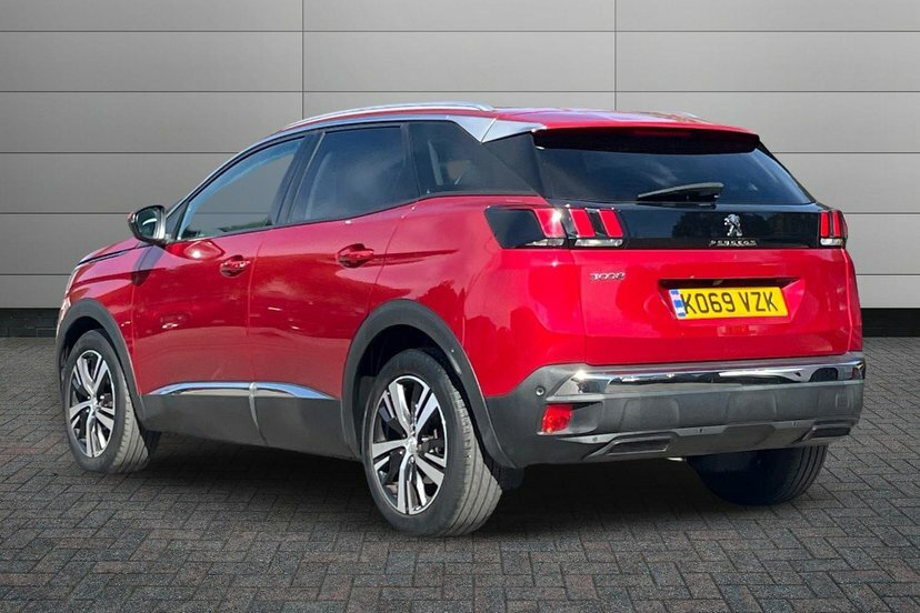 Peugeot 3008 1.2 Puretech Allure Suv 130 Ps Red #3