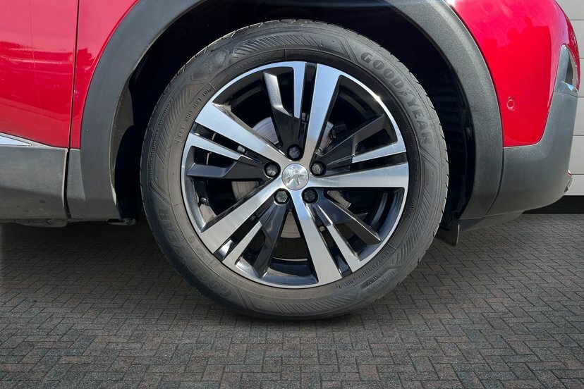 Peugeot 3008 1.2 Puretech Allure Suv 130 Ps Red #5