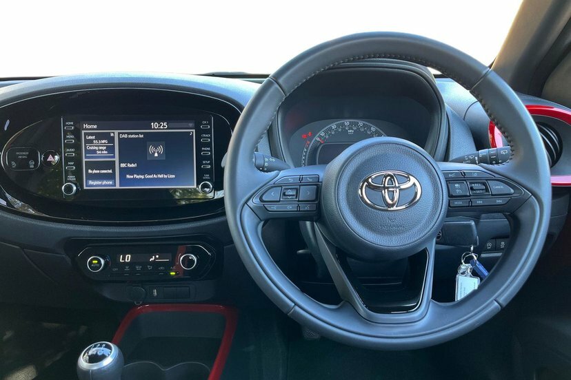Toyota Aygo X 1.0 Vvt-i Edge Hatchback 72 Ps Black #6