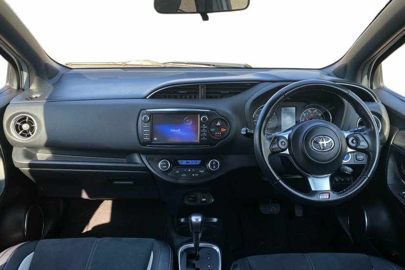 Toyota Yaris 1.5 Vvt-h Gr Sport Hatchback Hybrid E-c Black #5