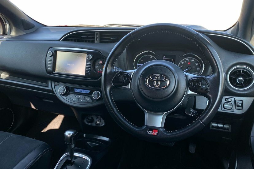 Toyota Yaris 1.5 Vvt-h Gr Sport Hatchback Hybrid E-c Black #6