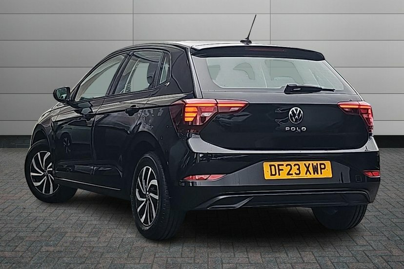 Volkswagen Polo 1.0 Tsi Life Hatchback 95 Ps Black #3