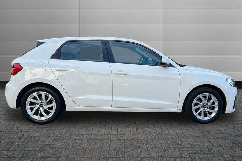 Audi A1 1.0 Tfsi 25 Sport Sportback S Tronic 9 White #4