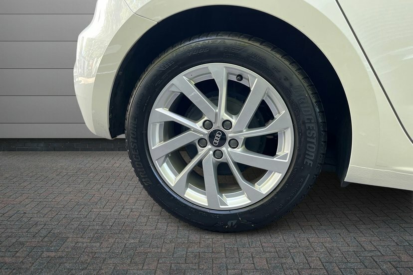 Audi A1 1.0 Tfsi 25 Sport Sportback S Tronic 9 White #5