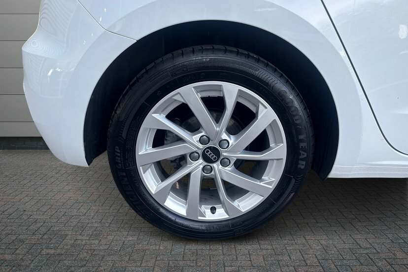 Audi A1 1.0 Tfsi 30 Sport Sportback S Tronic 1 White #5