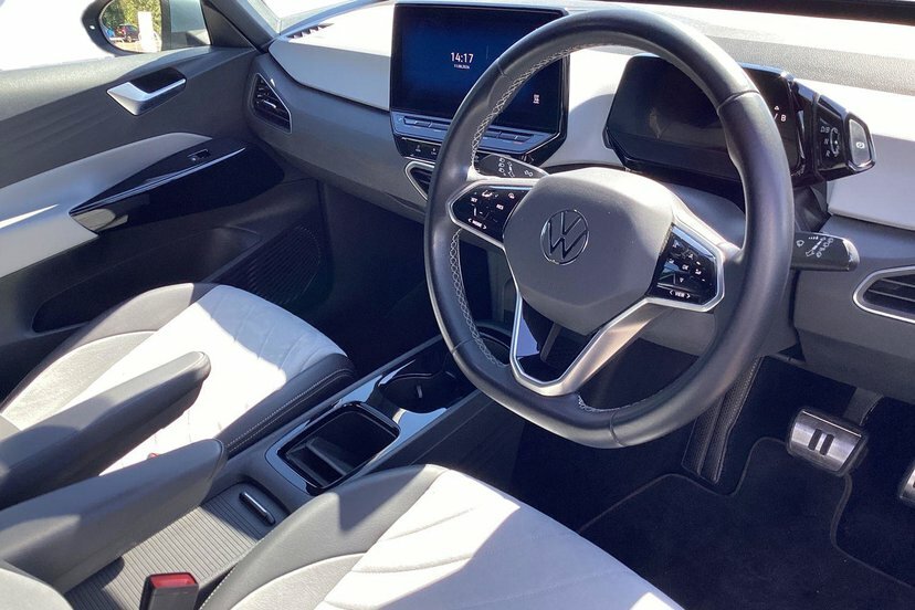 Volkswagen ID.3 Pro Performance 58Kwh Family Hatchback Electri Black #6