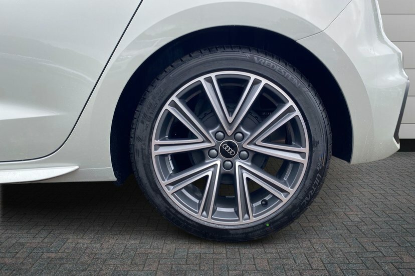 Audi A1 1.0 Tfsi 25 S Line Sportback S Tronic Silver #5