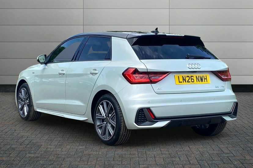 Audi A1 1.5 Tfsi 35 S Line Sportback S Tronic Silver #3