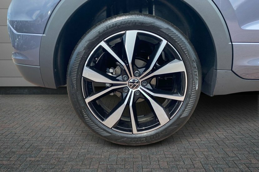 Volkswagen T-Cross 1.0 Tsi Black Edition Suv Dsg 115 Ps Grey #5