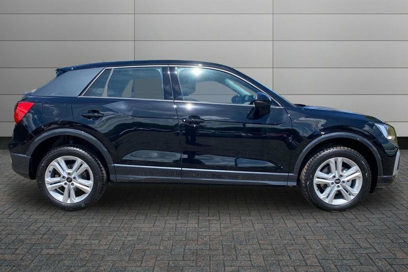 Audi Q2 1.5 Tfsi Cod 35 Sport Suv S Tronic 150 Black #4