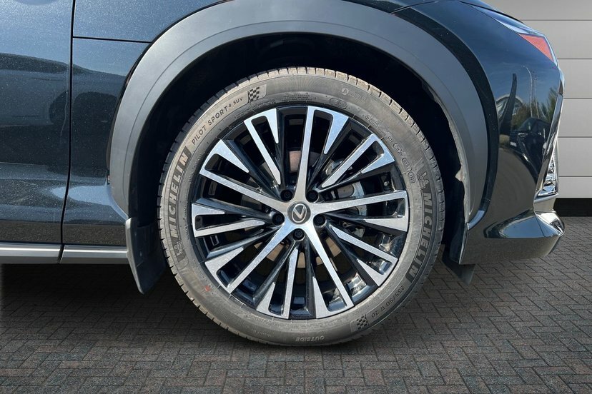 Lexus RZ 300E 71.4Kwh Takumi Suv 204 Ps Black #5