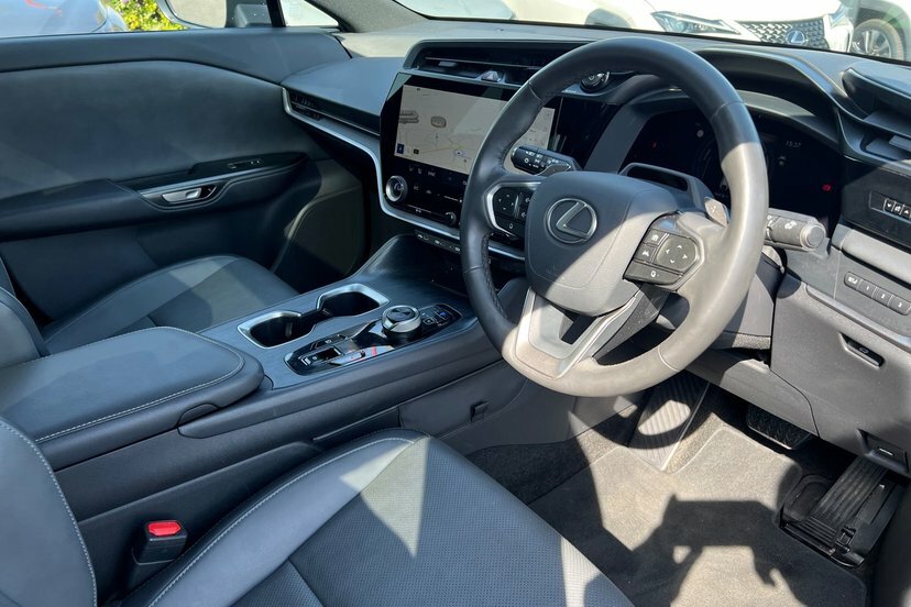 Lexus RZ 300E 71.4Kwh Takumi Suv 204 Ps Black #23