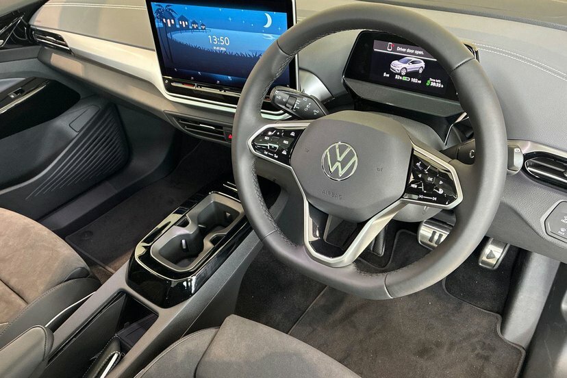 Volkswagen ID.4 Pro 77Kwh Black Edition Suv 286 Black #6