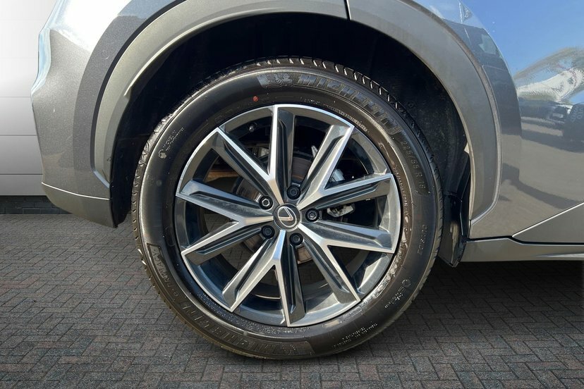Lexus LBX 1.5 Vvt-ie Takumi Design Suv Hybrid E-c Black #5
