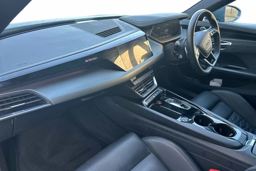 Audi E Tron GT 93.4Kwh Saloon Quattro 476 Ps Grey #2
