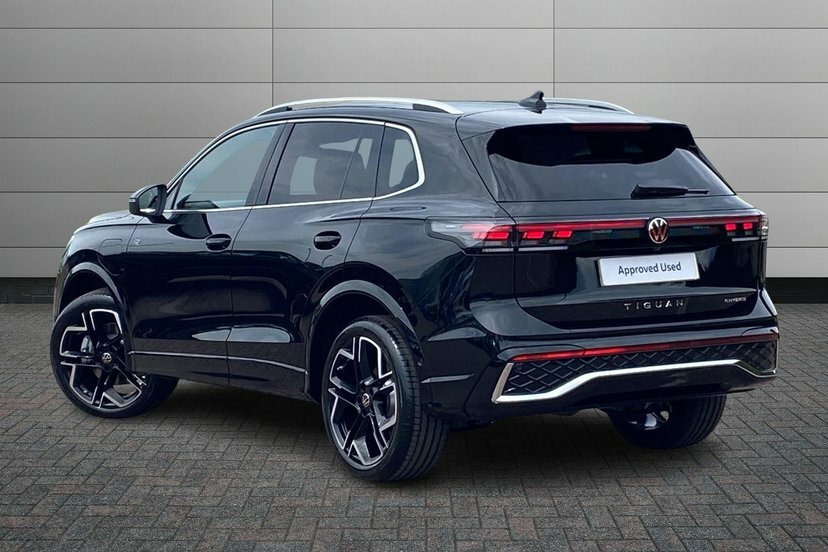 Volkswagen Tiguan 1.5 Tsi Ehybrid 19.7Kwh R-line Suv Plug Black #3