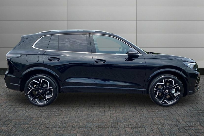 Volkswagen Tiguan 1.5 Tsi Ehybrid 19.7Kwh R-line Suv Plug Black #4