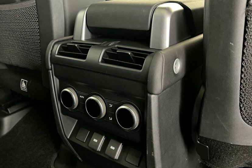 Land Rover Defender 110 3.0 D250 X-dynamic Se 110 7 Seat Estate Black #18