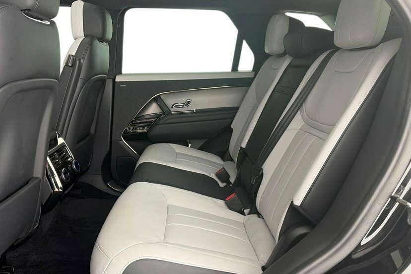 Land Rover Range Rover Sport 3.0 D300 Mhev Dynamic Se Suv 4Wd Black #4