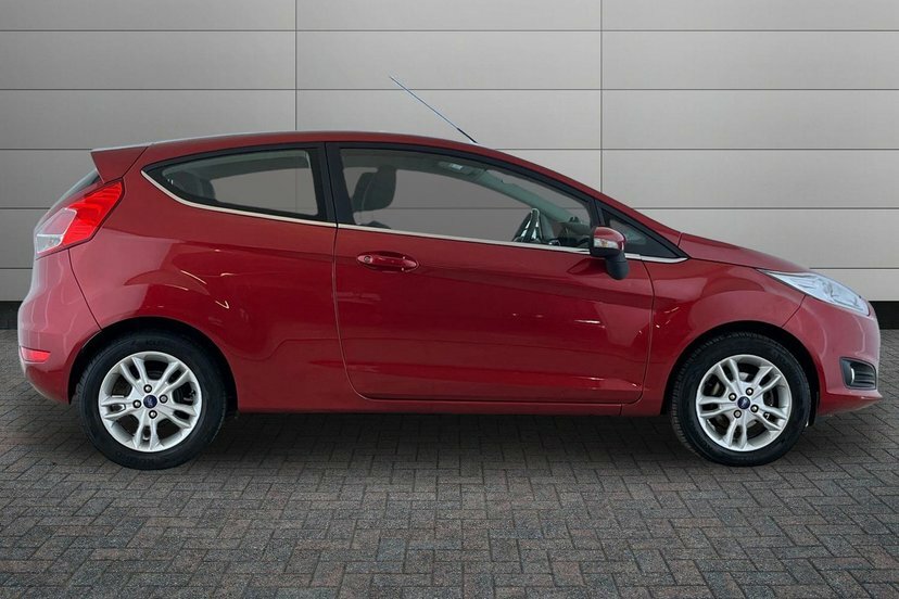 Ford Fiesta 1.25 Zetec EO66WRN Red #4