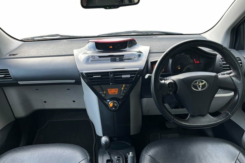 Toyota IQ 1.0 Vvt-i 2 Hatchback Multidrive Euro 5 Black #5