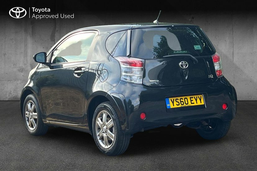 Toyota IQ 1.0 Vvt-i 2 Hatchback Multidrive Euro 5 Black #4