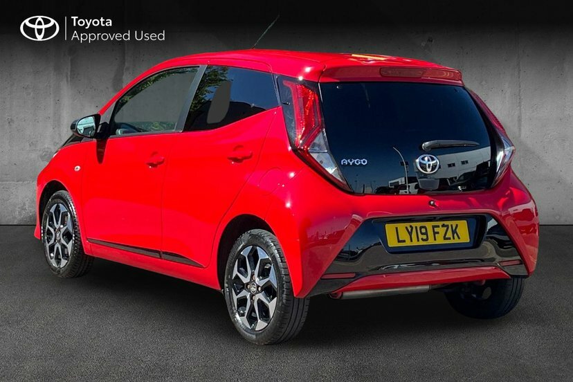 Toyota Aygo 1.0 Vvt-i X-trend Hatchback 71 Red #4
