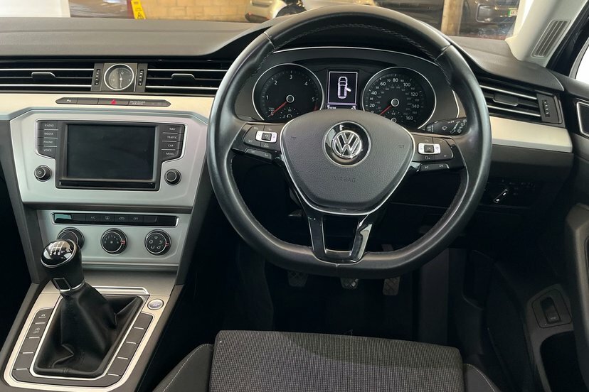 Volkswagen Passat Estate 2.0 Tdi Bluemotion Tech Se Business Euro 6 Black #36