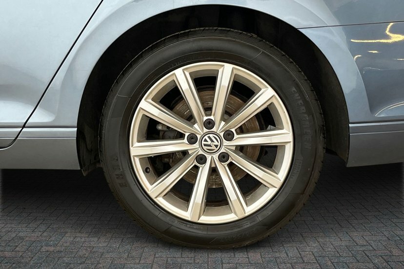 Volkswagen Passat Estate 2.0 Tdi Bluemotion Tech Se Business Euro 6 Black #5