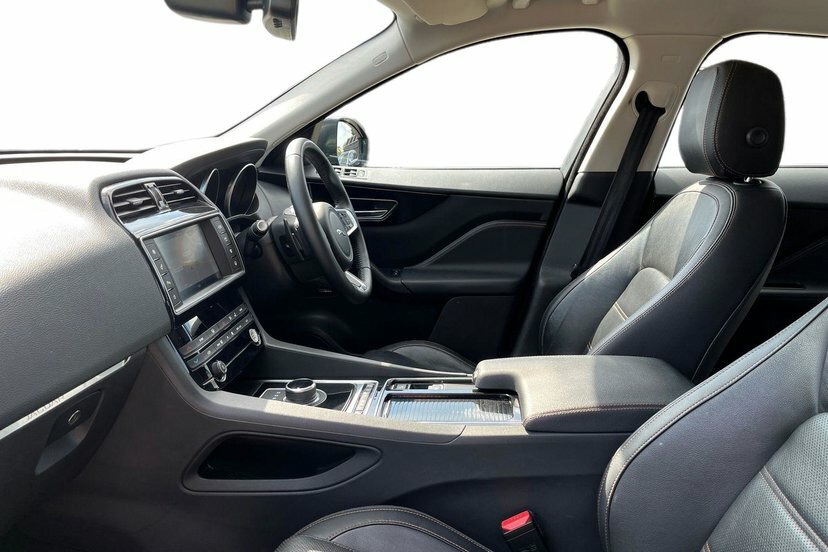 Jaguar F-Pace 2.0 D180 Prestige Suv 180 Ps Black #2