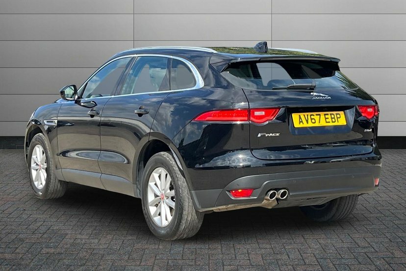 Jaguar F-Pace 2.0 D180 Prestige Suv 180 Ps Black #3