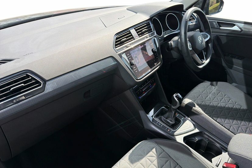 Volkswagen Tiguan 1.5 Tsi Life Suv 130 Ps Grey #2