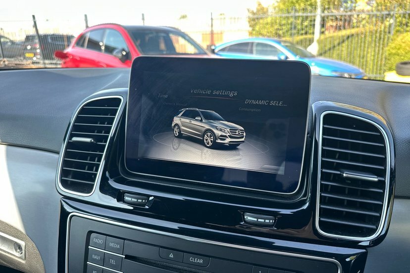 Mercedes-Benz GLE Class Suv 2.1 Gle250d Amg Night Edition G-tronic 4Matic Grey #22
