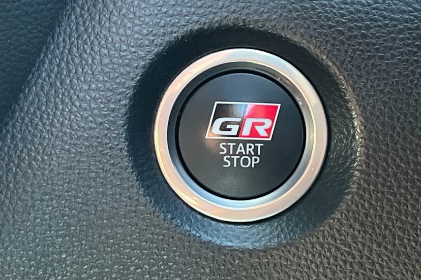 Toyota Corolla 1.8 Vvt-i Hybrid Commercial Black #37