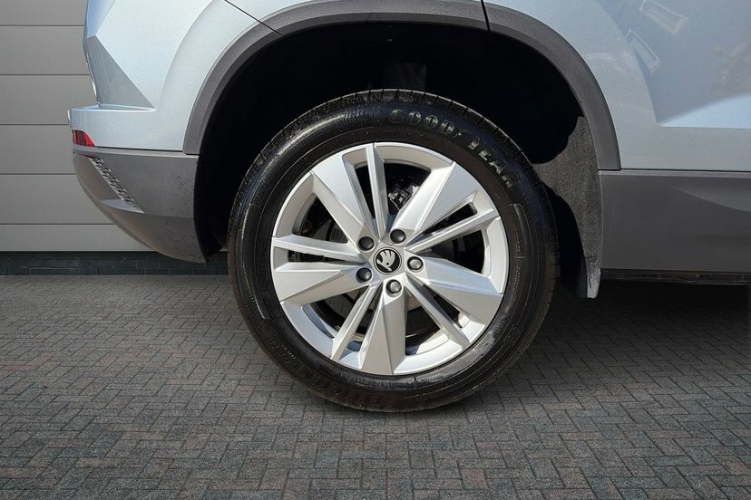 Skoda Karoq 1.5 Tsi Act Se Edition Suv Dsg 150 Ps Silver #5