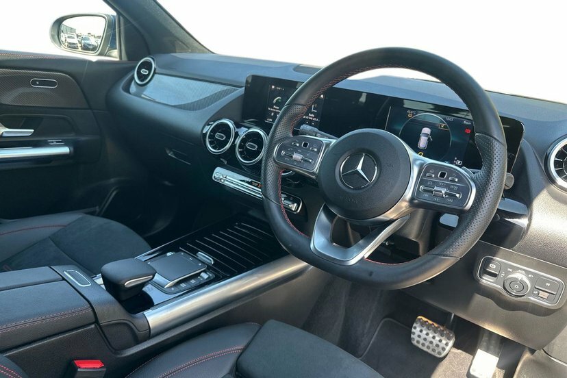 Mercedes-Benz GLA Class Gla220d Amg Line Blue #5