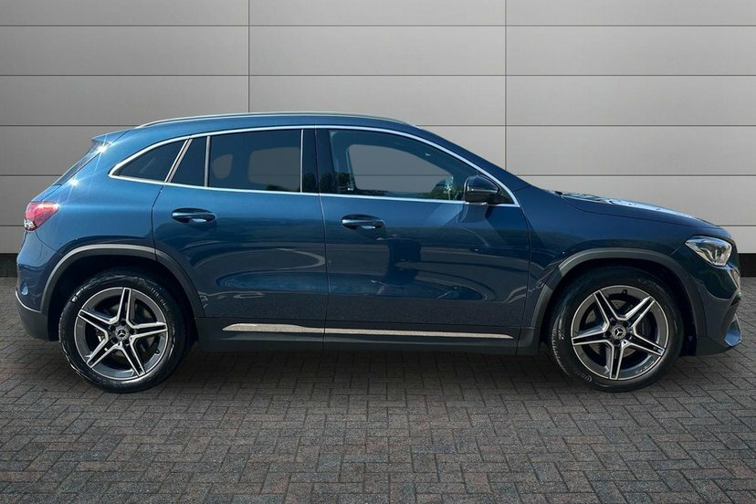 Mercedes-Benz GLA Class Gla220d Amg Line Blue #3
