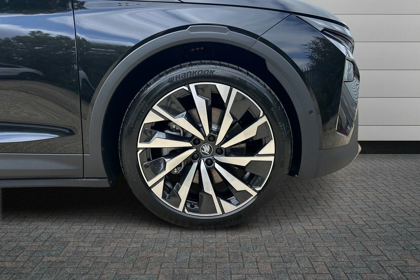 Skoda Elroq Estate Black #5