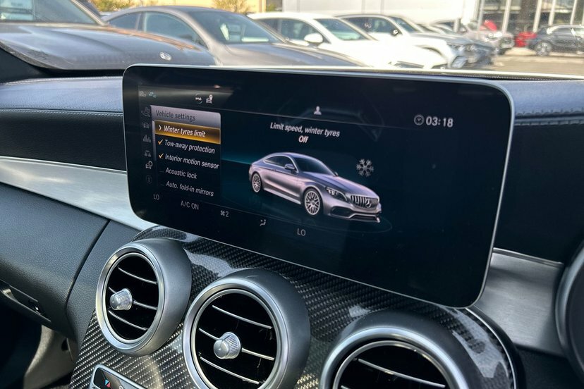 Mercedes-Benz C Class 2.0 C300 Amg Line Coupe G-tronic Euro White #51