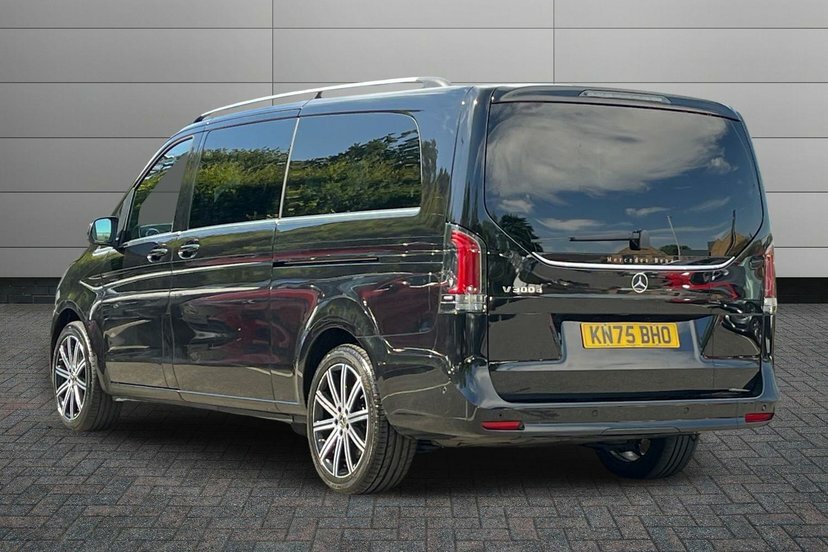Mercedes-Benz V Class 2.0 V300d Premium Mpv G-tronic 8 Seat Black #2
