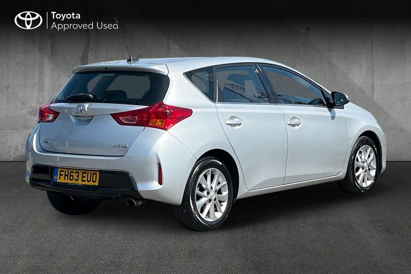 Toyota Auris 1.6 V-matic Icon Hatchback Euro Silver #2