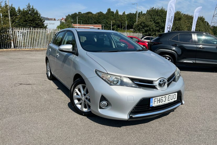 Toyota Auris 1.8 Vvt-h Icon Plus Cvt Euro 5 Ss White #37