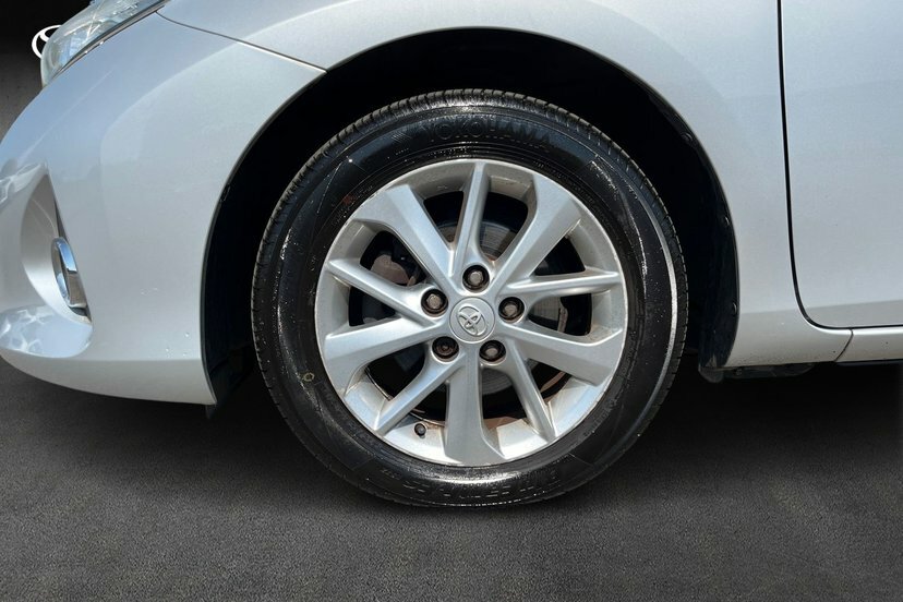 Toyota Auris 1.8 Vvt-h Icon Plus Cvt Euro 5 Ss White #18
