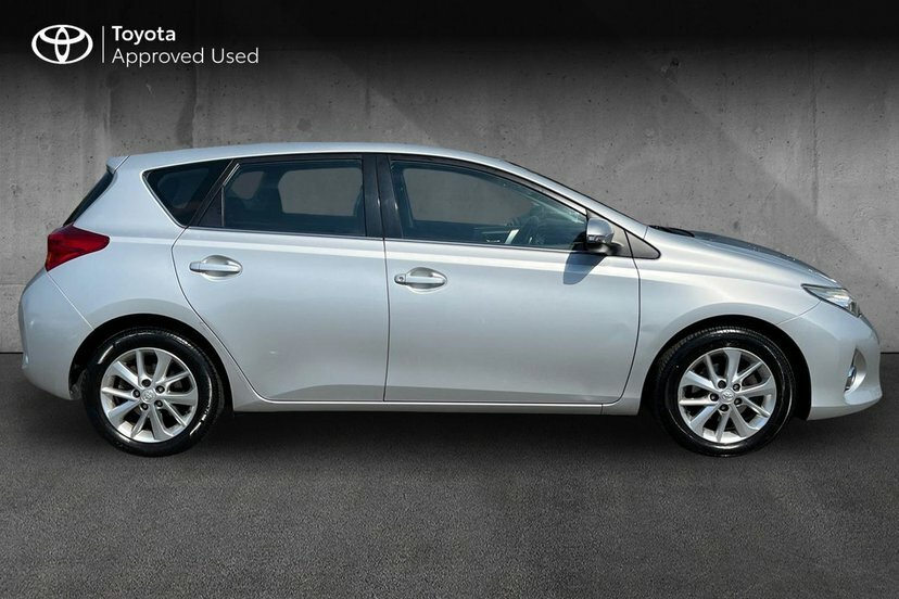 Toyota Auris 1.8 Vvt-h Icon Plus Cvt Euro 5 Ss White #16