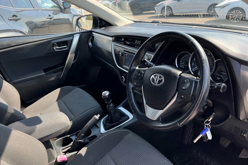 Toyota Auris 1.8 Vvt-h Icon Plus Cvt Euro 5 Ss White #27