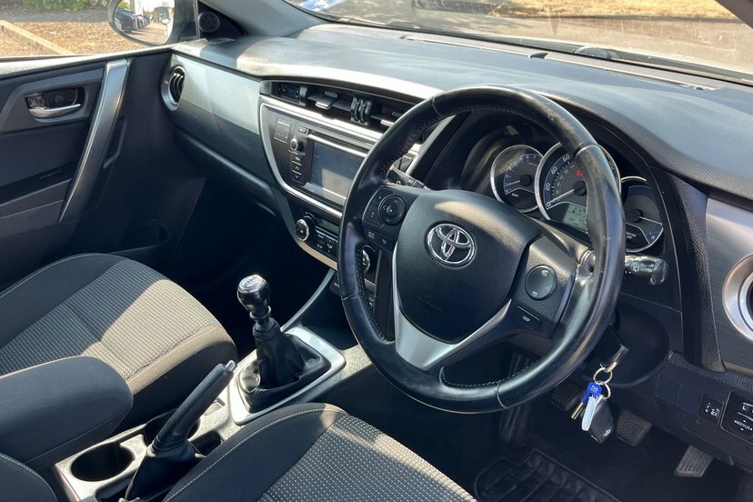 Toyota Auris 1.8 Vvt-h Icon Plus Cvt Euro 5 Ss White #26