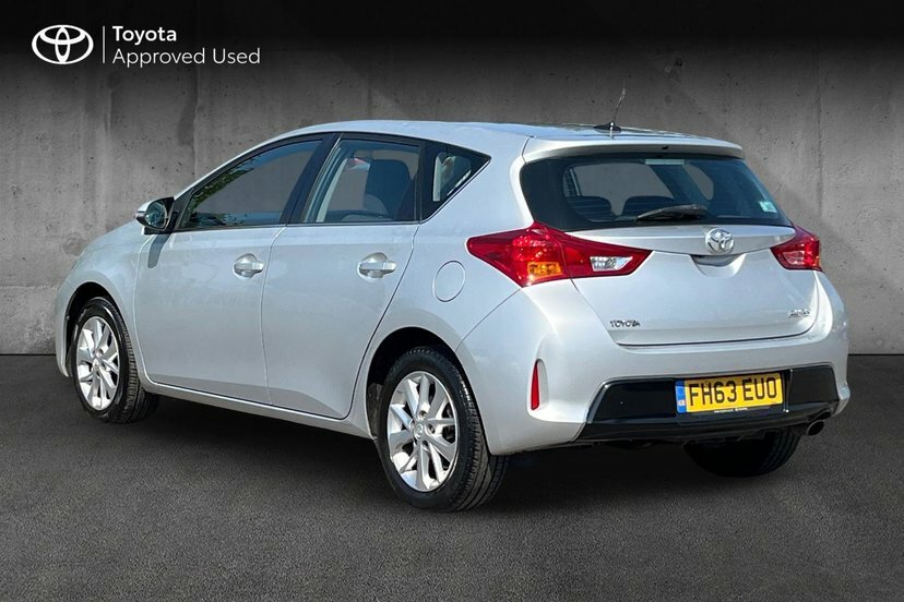 Toyota Auris 1.6 V-matic Icon Hatchback Euro Silver #4