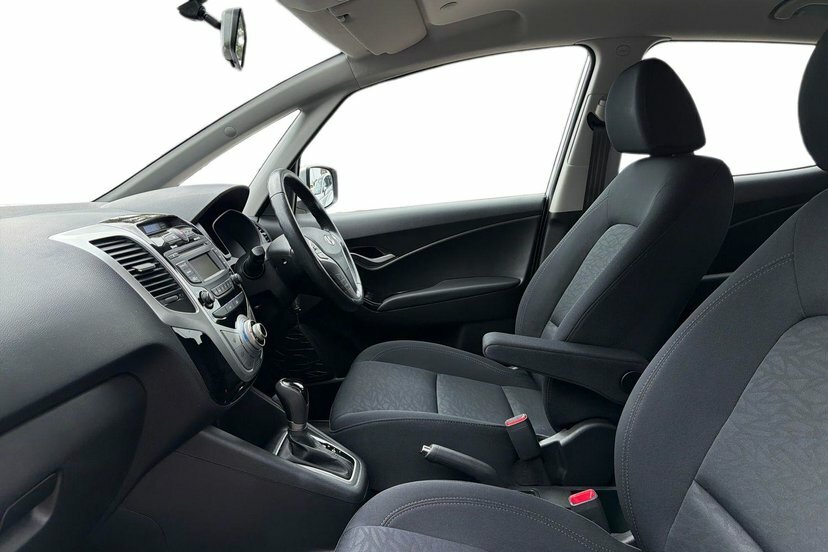 Hyundai Ix20 1.6 Se Hatchback 125 Ps Silver #2