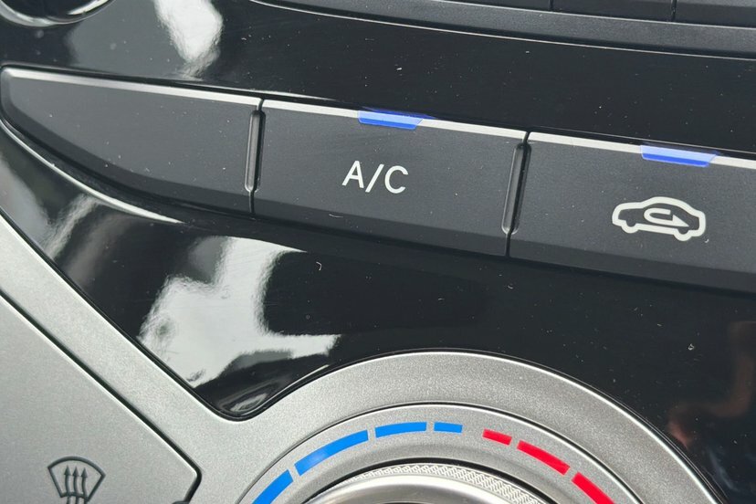 Hyundai Ix20 Premium Blue Drive 20 000 Miles Pan Roof Mpv Petro White #42
