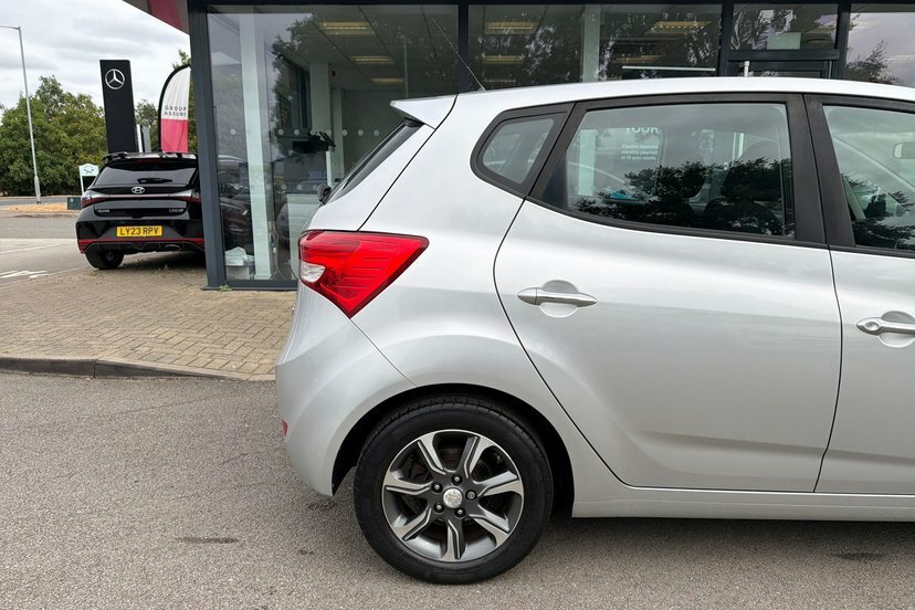 Hyundai Ix20 Premium Blue Drive 20 000 Miles Pan Roof Mpv Petro White #25
